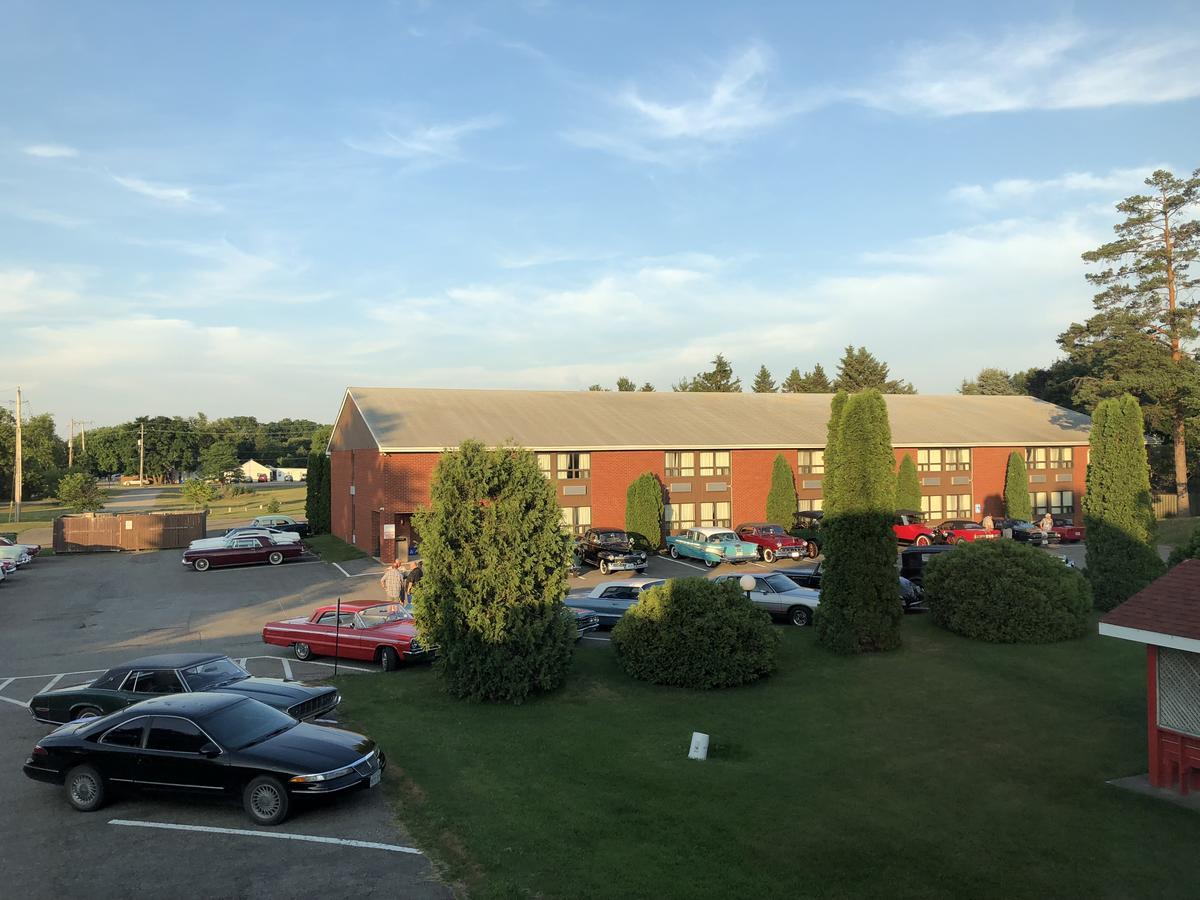 Red Pine Inn & Conference Centre Alliston Kültér fotó