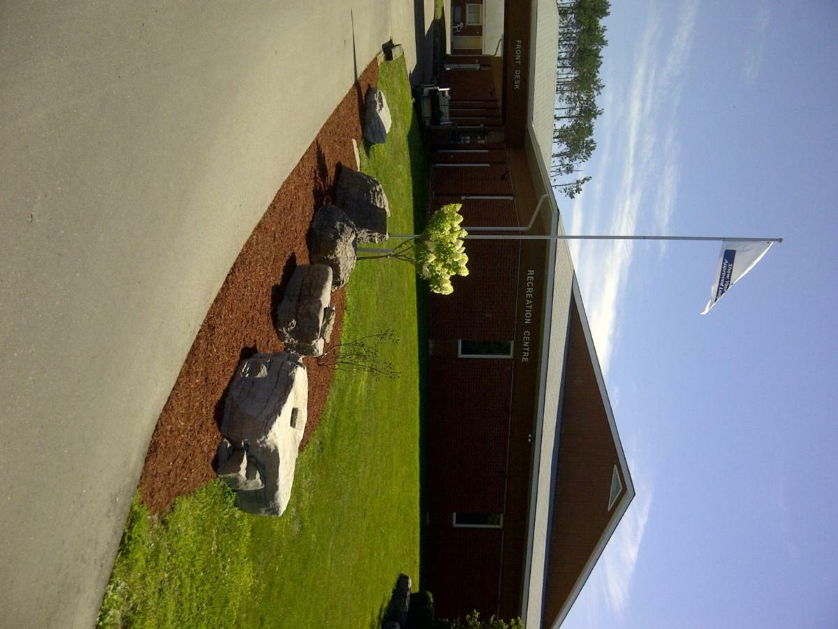 Red Pine Inn & Conference Centre Alliston Kültér fotó